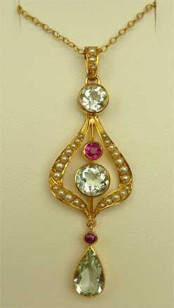 restauriertes Schmuckst&uuml;ck